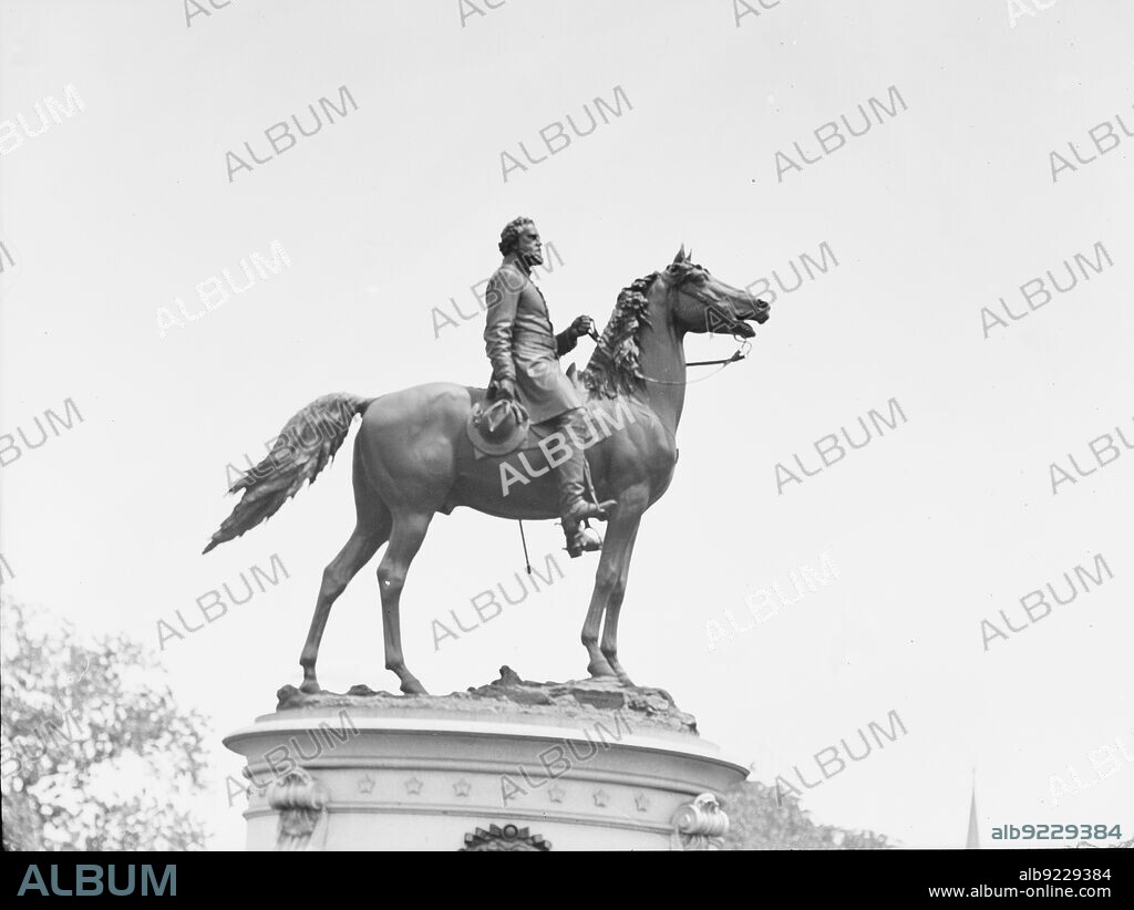 ARNOLD GENTHE. Equestrian statues in Washington, D.C., between 1911 and 1942. Sculpture of General George Henry Thomas by John Quincy Adams Ward.