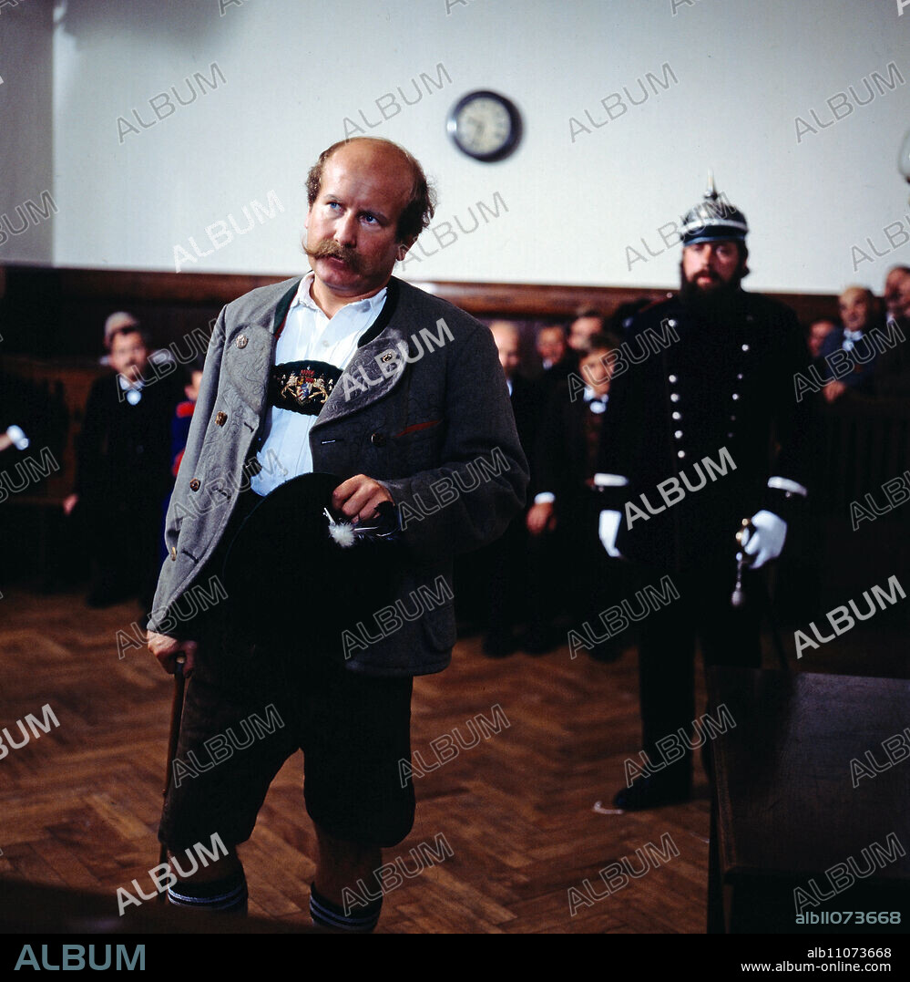 Andreas Vöst, literary adaptation of the novel by Ludwig Thomas, the story takes place in 1906, television film, Director: Eberhard Itzenplitz, Germany, 1979, scene in court: Udo Thomer as Hutzenauer.
