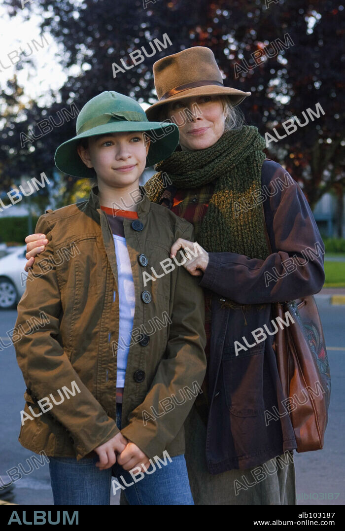 JODELLE FERLAND und SISSY SPACEK in PICTURES OF HOLLIS WOODS, 2007, unter der Regie von TONY BILL. Copyright HALLMARK HALL OF FAME PRODUCTIONS.