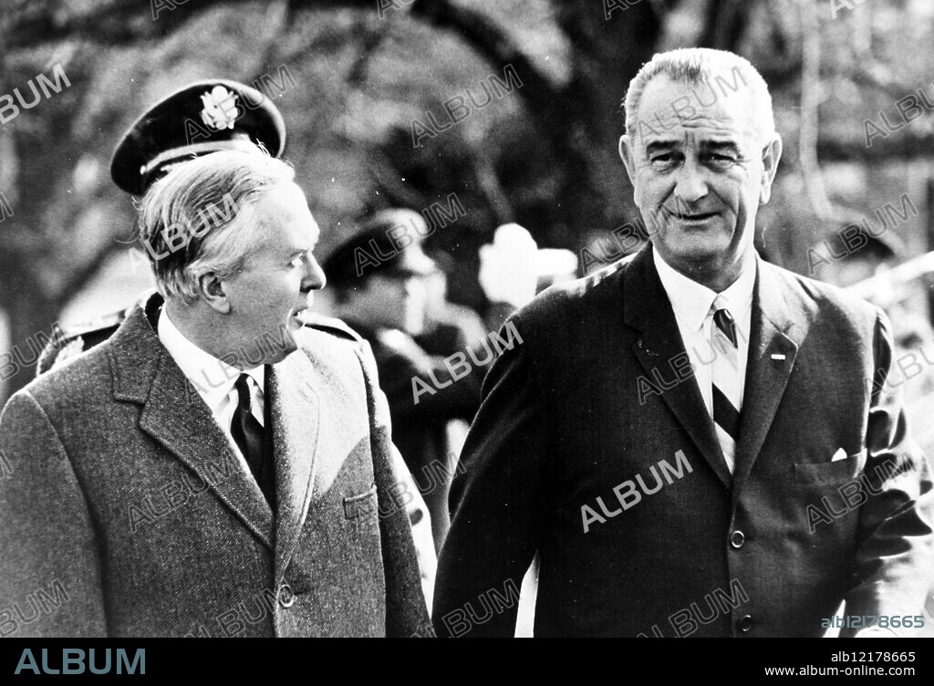 BRITISH PRIME MINISTER HAROLD WILSON WITH US AMERICAN PRESIDENT LYNDON B JOHNSON IN WASHINGTON / ;. 9 DECEMBER 1964.