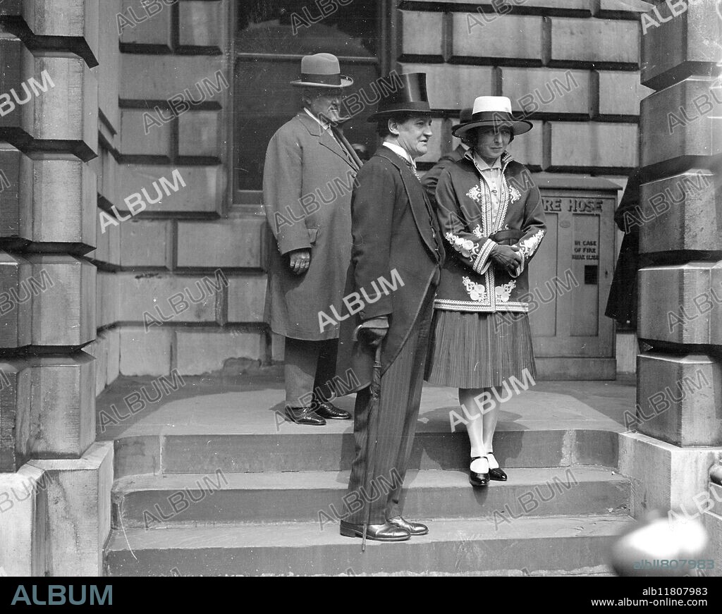Private View Day at the Royal Academy of Arts in Burlington House on Piccadilly, London, England. Mr Henry Ainley and Dame Laura Knight . 1931.