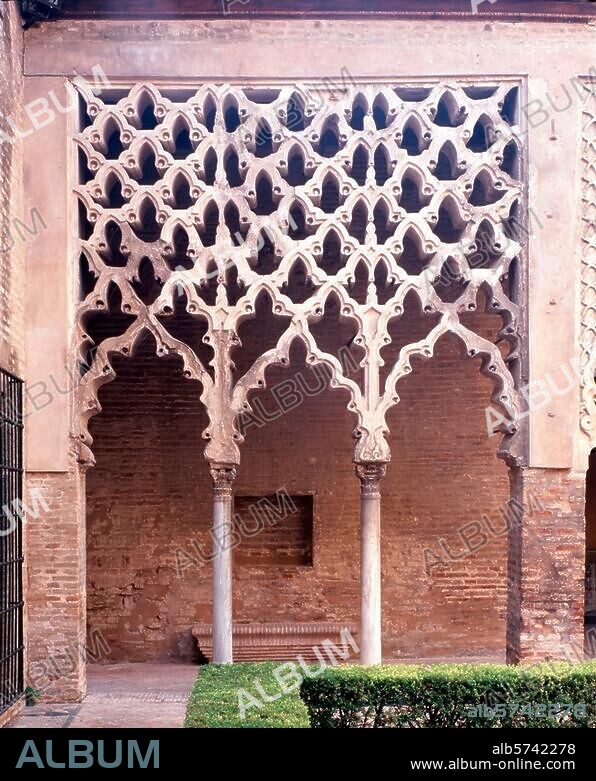 Sevilla, Reales Alcazares, Patio del Yeso, Almohadische Bogenstellung Filmsize: Kleinbild/24 × 36 mm.