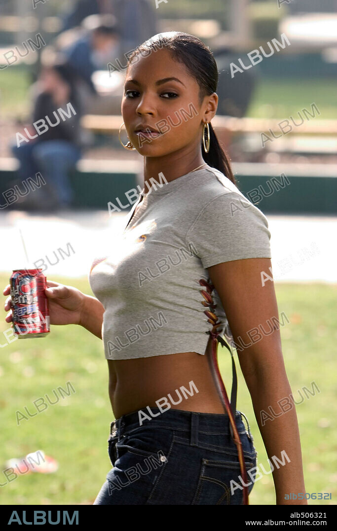 Ashanti in COACH CARTER, 2005, directed by THOMAS CARTER. Copyright PARAMOUNT PICTURES.