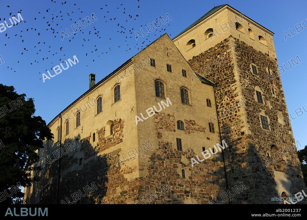 FINLANDIA. TURKU. Vista exterior del CASTILLO de la población, uno de los edificios más antiguos del país. De época medieval. Su construcción se inició en el S. XIII. Norte de Europa.