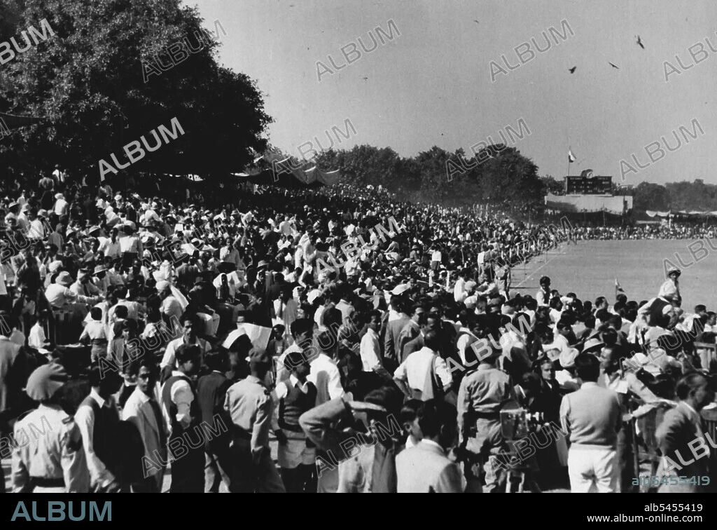 The first unofficial test match between India and the Commonwealth XI began in New Delhi on Friday, November 11, 1949.The tourist team won the toss. Livingstone declared his a first innings at 608 runs for 8 wickets, scored at the end of the play on November 12.India scored 255 runs for 5 wickets on November 13 and on November 14 at the first innings India's total stood at 291.When the second Innings began the Indian team short of 317 runs to avoid an Innings defeat. When 165 runs for 3 wickets. January 25, 1950.