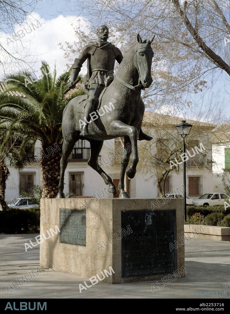 ALMAGRO, DIEGO DE. CONQUISTADOR ESPAÑOL.ALMAGRO 1475-1538. ESTATUA ECUESTRE JUNTO A LA PLAZA MAYOR DE SU NATAL ALMAGRO.