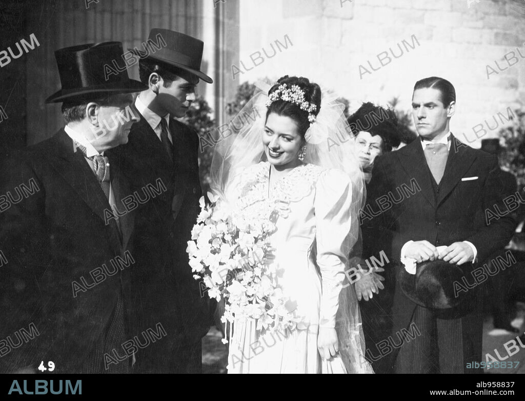 LEONOR MARIA and MARIO CABRE in ORO Y MARFIL, 1947, directed by GONZALO DELGRAS. Copyright HIDALGUIA FILMS.