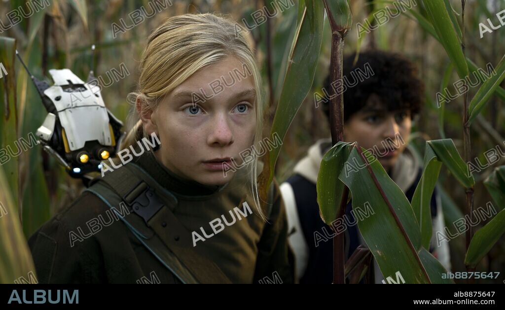 KIKA VAN DE VIJVER and MAROUANE MEFTAH in CAPTAIN NOVA, 2021, directed by MAURICE TROUWBORST. Copyright Keplerfilm.
