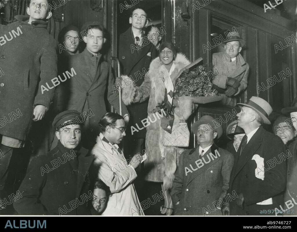 Madrid, 8/2/1930. Josephine Baker a su llegada a la estación del Norte. La cantante actuó del 10 al 16 de febrero en el teatro Gran Metropolitano, en la avenida metropolitana de la Reina Victoria.