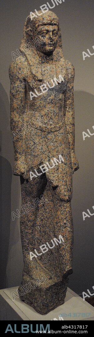 Alejandro Magno (356-323 a. C.). Rey de Macedonia. Estatua greco-egipcia de Alejandro Magno como faraón. Granito rosa. Fechada hacia el 300 a. C. Museo Liebieghaus. Frankfurt. Alemania.
