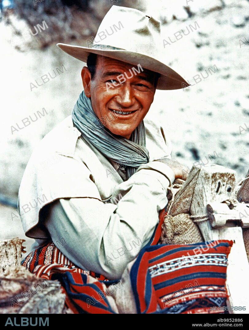 JOHN WAYNE en ARENAS DE MUERTE, 1957 (LEGEND OF THE LOST), dirigida por HENRY HATHAWAY. Copyright UNITED ARTISTS.