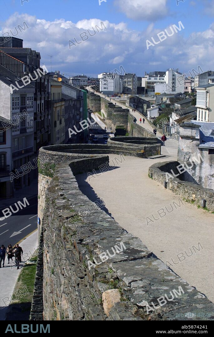 Lugo; murallas romanas y casco antiguo; patrimonio universal de la humanidad.