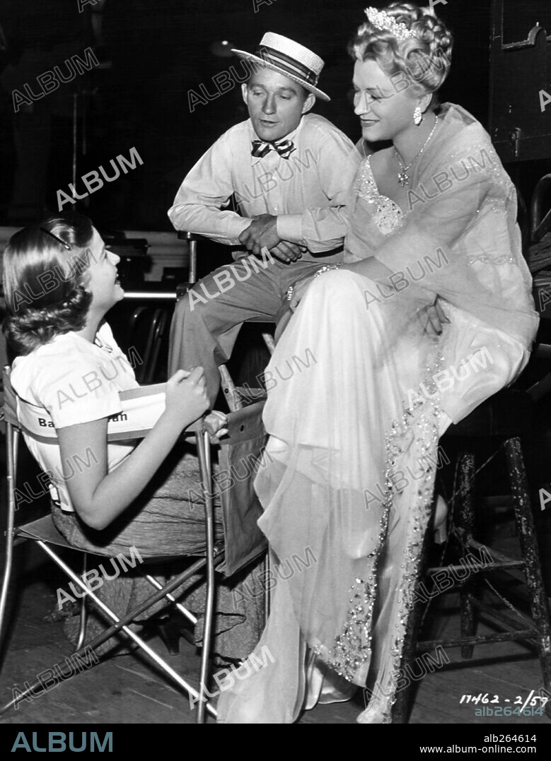 BING CROSBY, DOROTHY KIRSTEN and NANCY OLSON in MR. MUSIC, 1950, directed by RICHARD HAYDN. Copyright PARAMOUNT PICTURES.