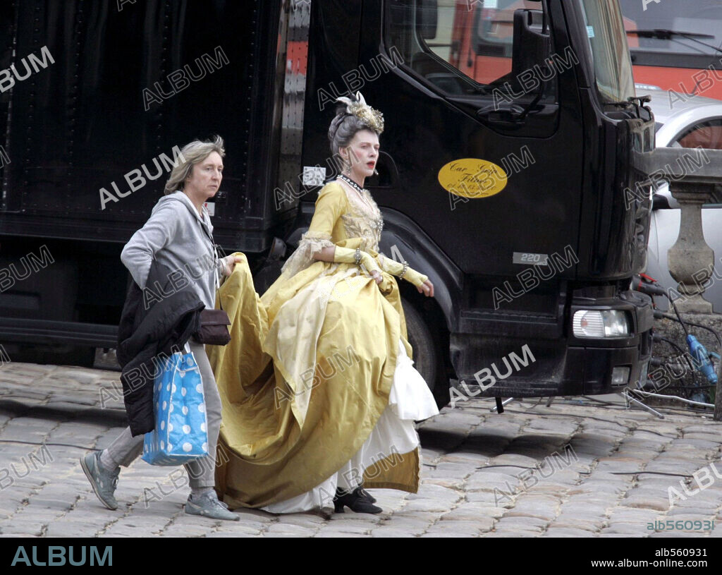 JUDY DAVIS in MARIE ANTOINETTE, 2006, unter der Regie von SOFIA COPPOLA. Copyright COLUMBIA PICTURES CORPORATION/AMERICAN ZOETROPE.