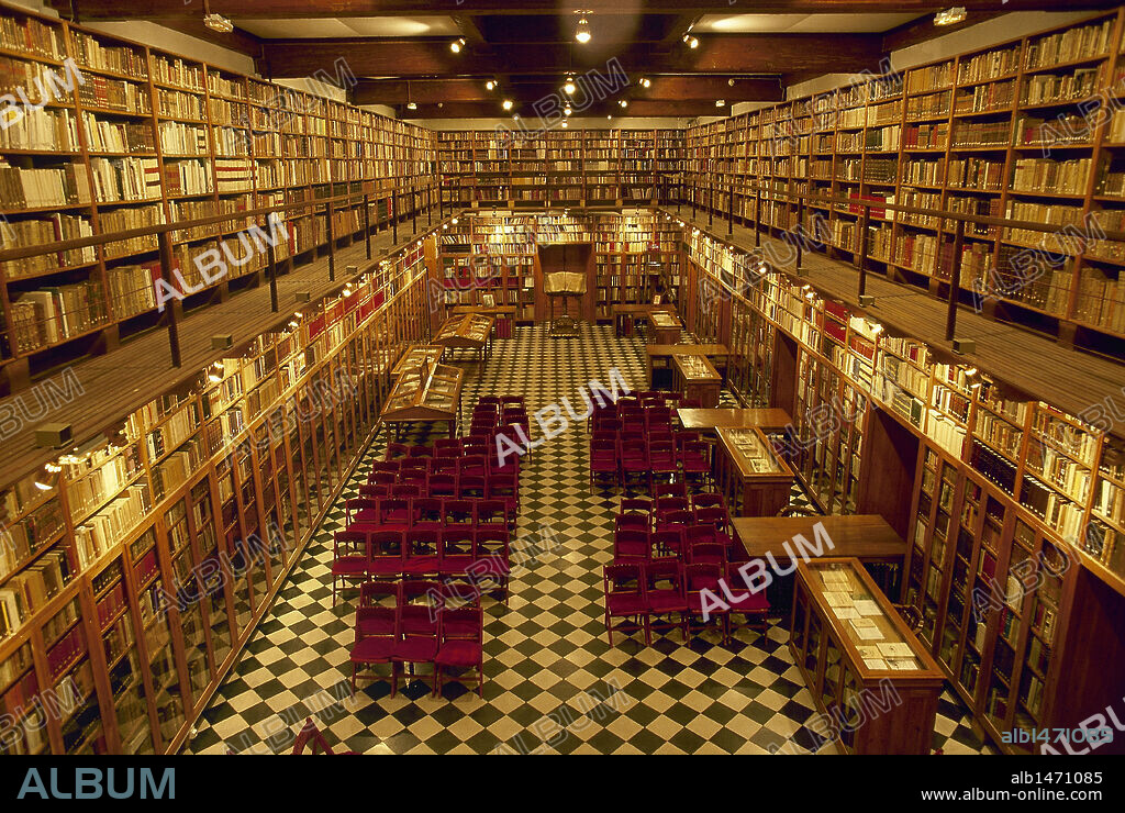 BIBLIOTECA DEL CASTILLO-PALACIO DE PERALADA. Vista general del interior. PERALADA. Comarca de l'Alt Empordà. Provincia de Girona. Cataluña.