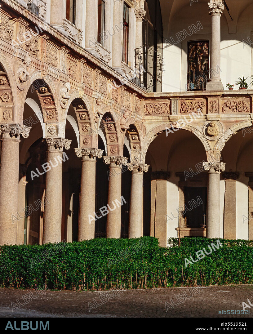 Ca' Granda, formerly Ospedale Maggiore: main courtyard. Today it is the seat of the University of Studies of Milan. The Renaissance building was designed by Filarete. Detail of the porch decorated bu busts in Angera stone.