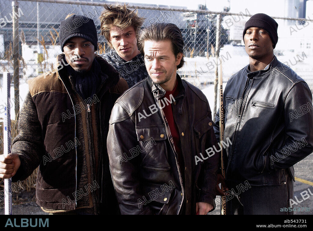 ANDRE 3000, GARRETT HEDLUND, MARK WAHLBERG and TYRESE GIBSON in FOUR BROTHERS, 2005, directed by JOHN SINGLETON. Copyright PARAMOUNT PICTURES / KRAYCHYK, GEORGE.