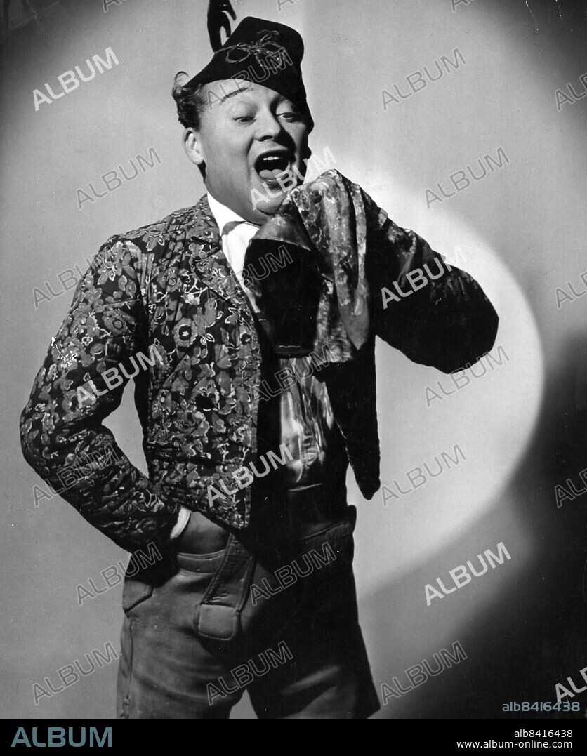 ARKIV -1948 . Max Hansen i "Värdshuset Vita Hästen". Max Hansen in the "White Horse". Foto: DEX Kod: 192 . COPYRIGHT SCANPIX SWEDEN.