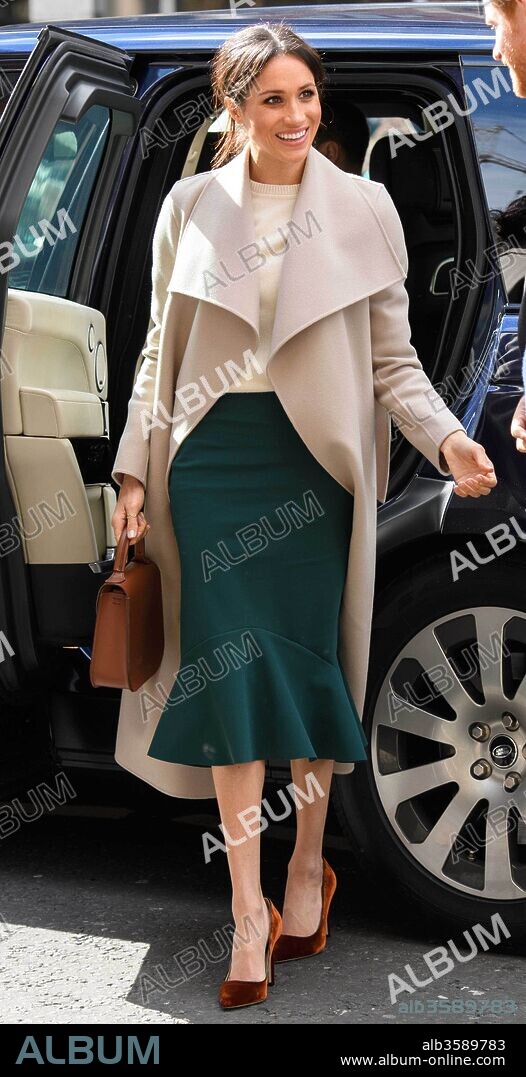 March 24, 2018 - Belfast, Ireland - 3/23/18.Meghan Markle and Prince Harry arrive at Crown Bar.Prince Harry and Meghan Markle visit to Northern Ireland, UK. 24/03/2018