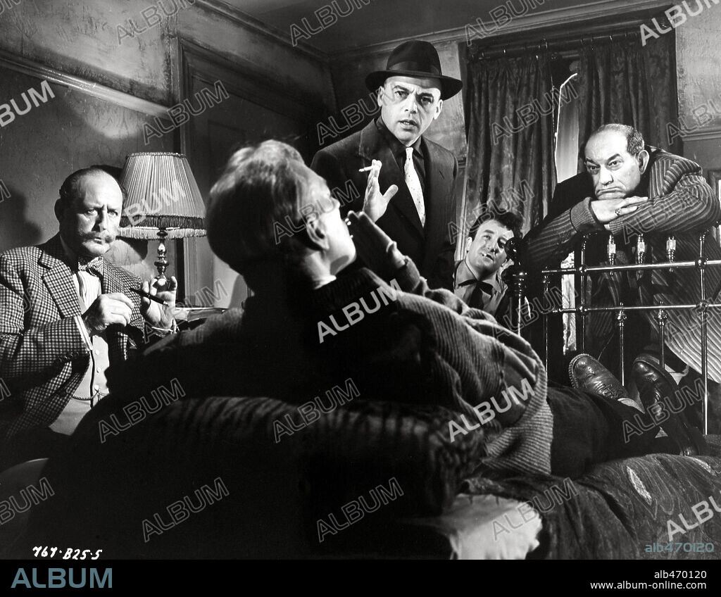 DANNY GREEN, ALEC GUINNESS, LOM HERBERT, CECIL PARKER and peter sellers. ALEC GUINNESS, CECIL PARKER, DANNY GREEN, HERBERT LOM and PETER SELLERS in THE LADYKILLERS, 1955, directed by ALEXANDER MACKENDRICK. Copyright EALING/RANK.