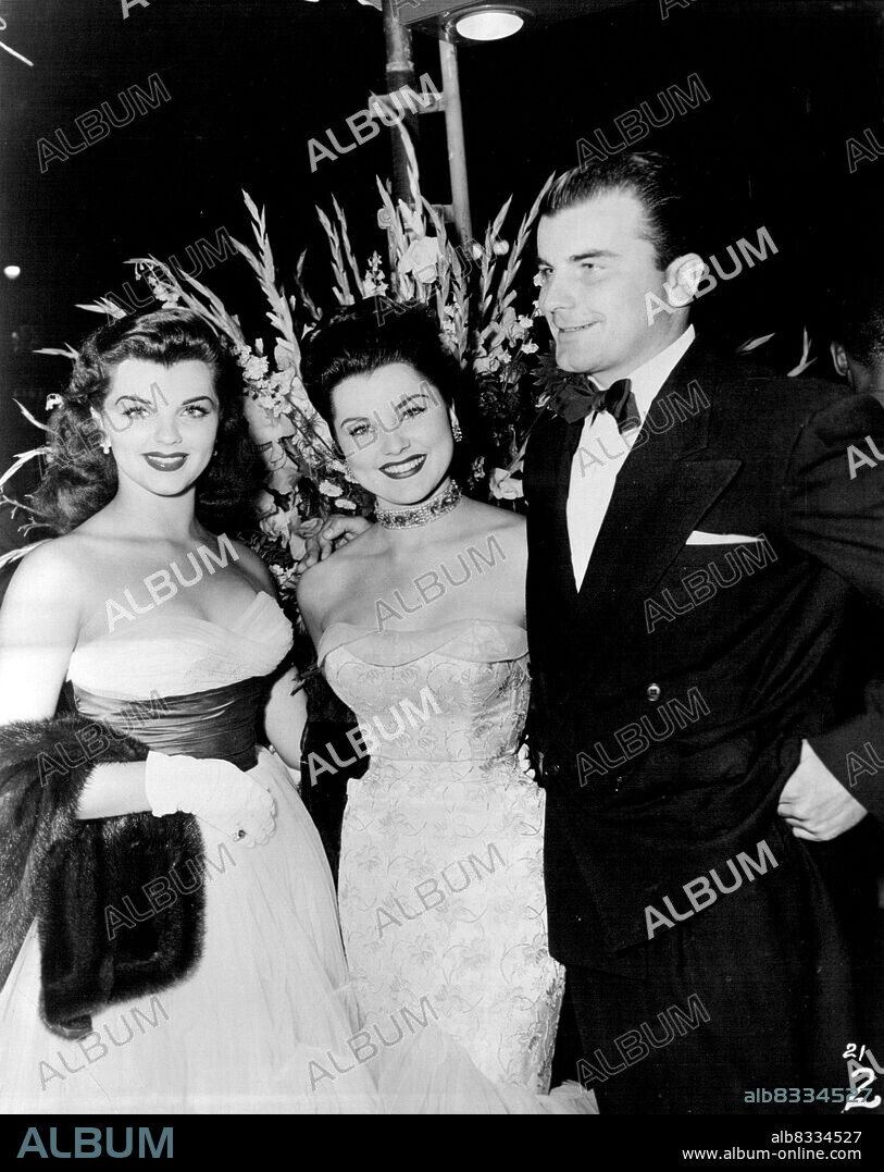 Sisters Lisa Gaye and Debra Paget with his Brother Frank Griffin at Robe Hollywood Prem. November 22, 1954.