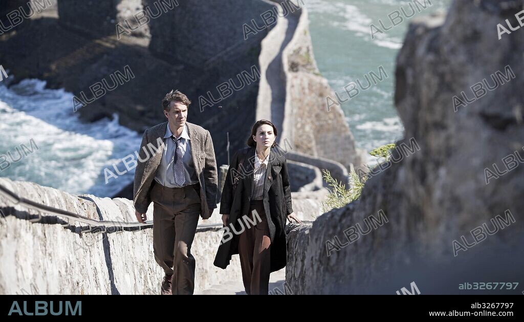 JAMES D'ARCY y MARIA VALVERDE en GERNIKA, 2016, dirigida por KOLDO SERRA. Copyright PECADO FILMS/TRAVIS PRODUCCIONES/PTERODACTYL PRODUCTIONS.