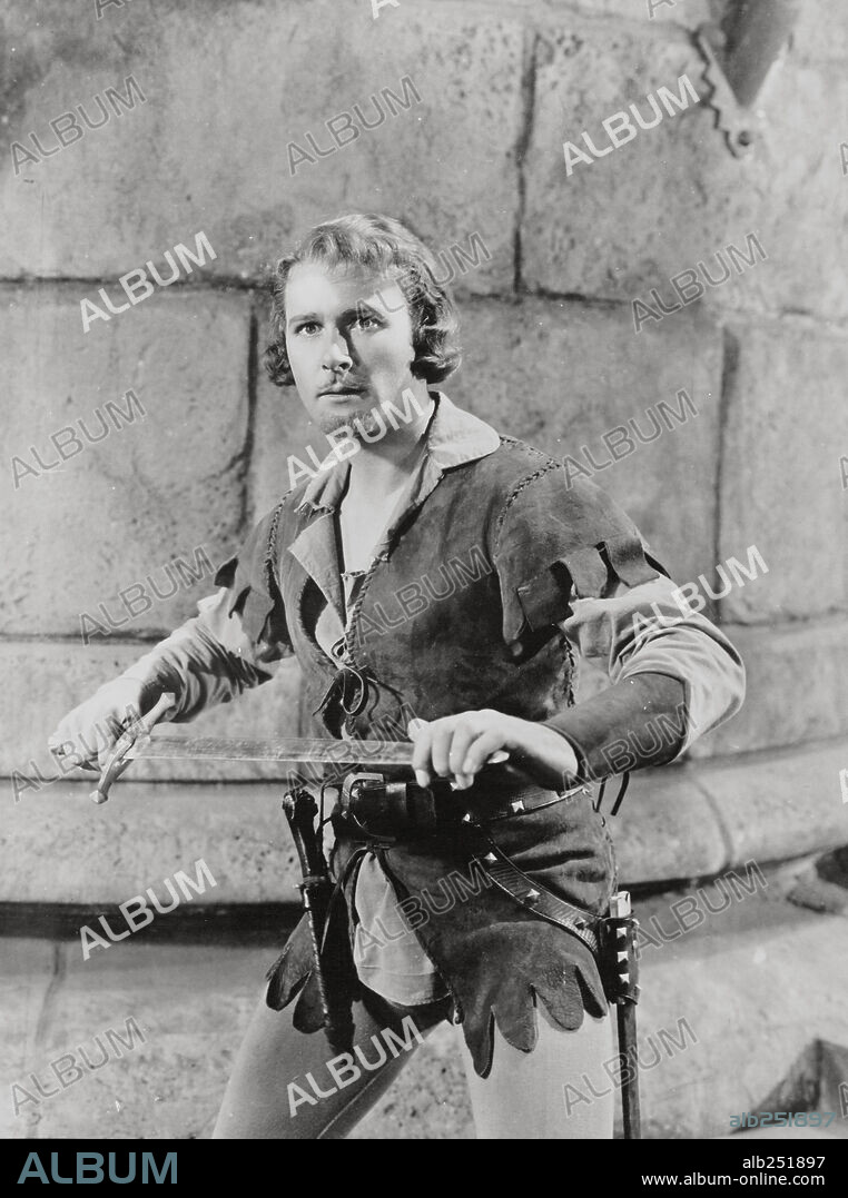 ERROL FLYNN en ROBIN DE LOS BOSQUES, 1938 (THE ADVENTURES OF ROBIN HOOD), dirigida por MICHAEL CURTIZ y WILLIAM KEIGHLEY. Copyright WARNER BROTHERS.