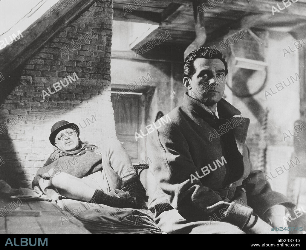 AKIM TAMIROFF and ROBERT ARDEN in MISTER ARKADIN, 1955 (MR. ARKADIN), directed by ORSON WELLES. Copyright MERCURY/CERVANTES FILMS/FILMORSA.