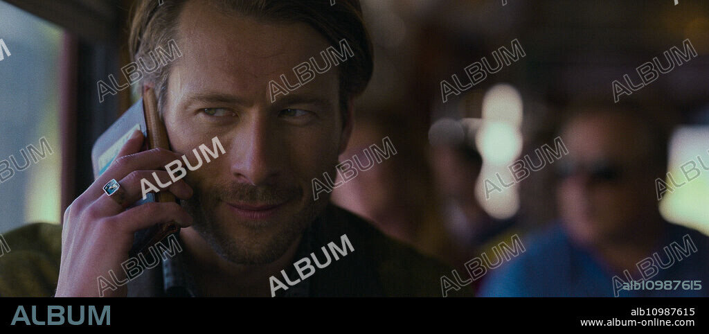 GLEN POWELL in HIT MAN, 2023, directed by RICHARD LINKLATER. Copyright AGC Studios/Barnstorm Productions/Detour Pictures/Cinetic Media/Aggregate Films.