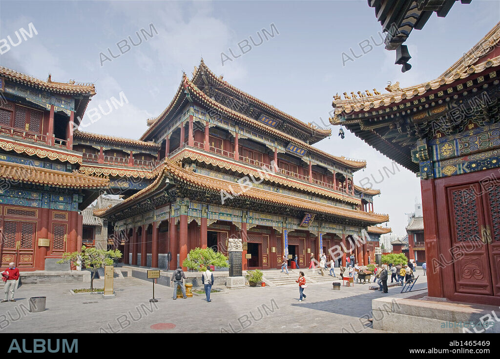 ARTE CHINO. CHINA. TEMPLO DE LOS LAMAS (YONGHEGONG). Ubicado al noreste de la zona vieja de la ciudad, fue una antigua residencia imperial convertida en el siglo XVIII. PEKIN (BEIJING) .