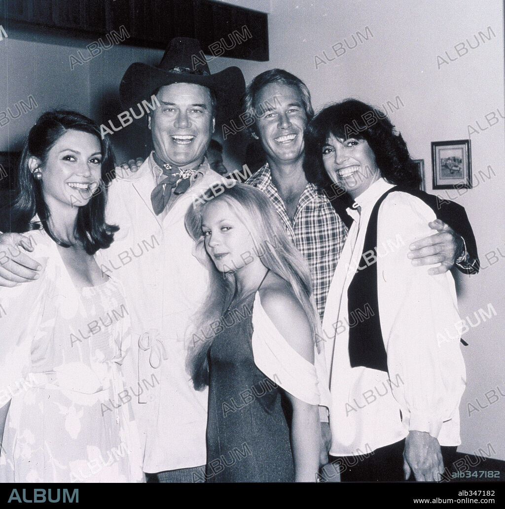 CHARLENE TILTON, LARRY HAGMAN, LINDA GRAY, STEVE KANALY und VICTORIA PRINCIPAL in DALLAS, 1978, unter der Regie von COREY ALLEN, LARRY HAGMAN und PATRICK DUFFY. Copyright LORIMAR TV.