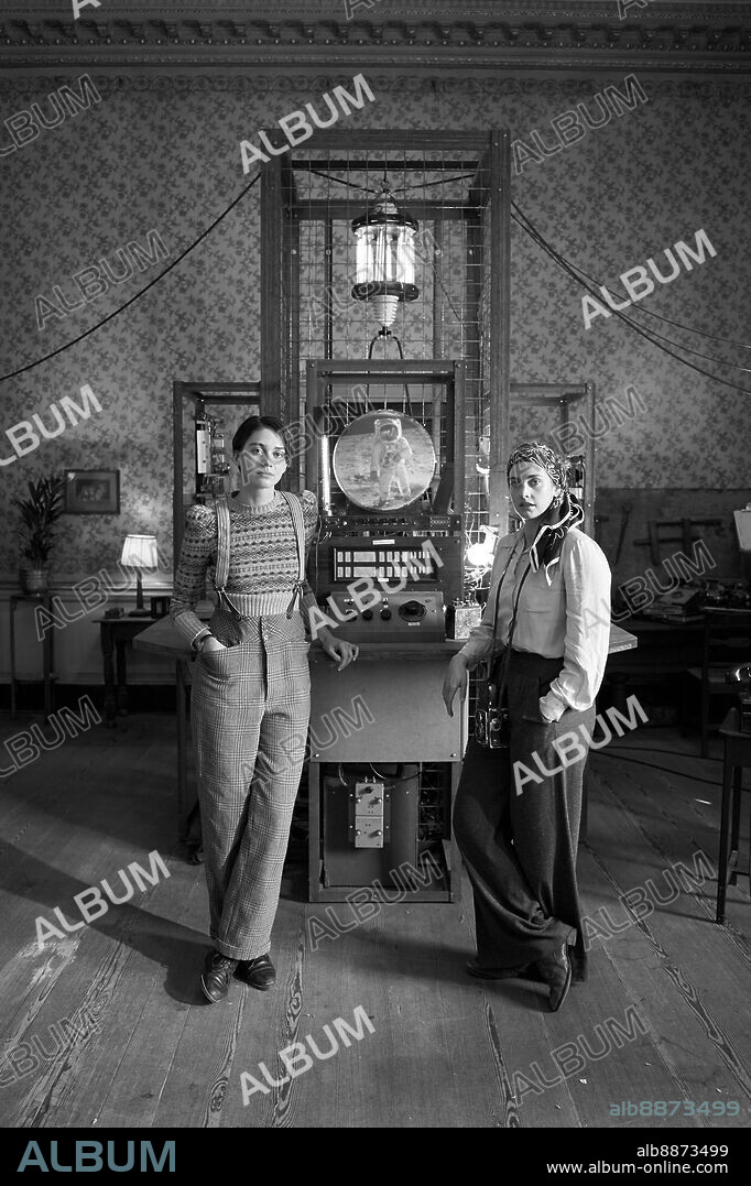 EMMA APPLETON and STEFANIE MARTINI in LOLA, 2022, directed by ANDREW LEGGE. Copyright HEAD GEAR FILMS.