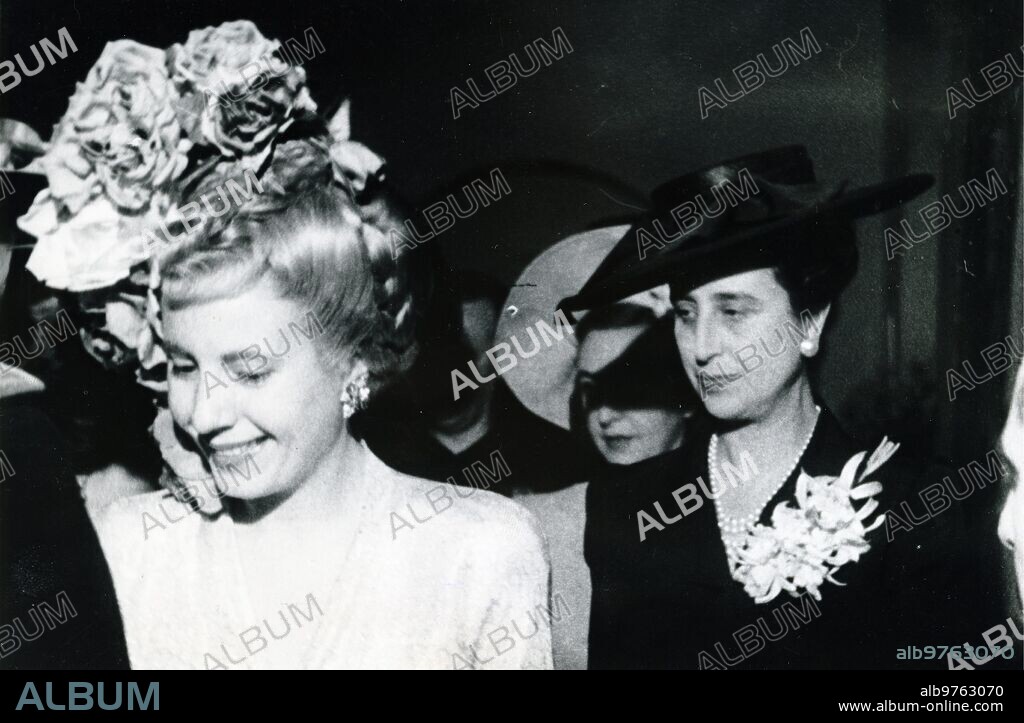 España, junio de 1947. Eva Perón con doña Carmen Polo.