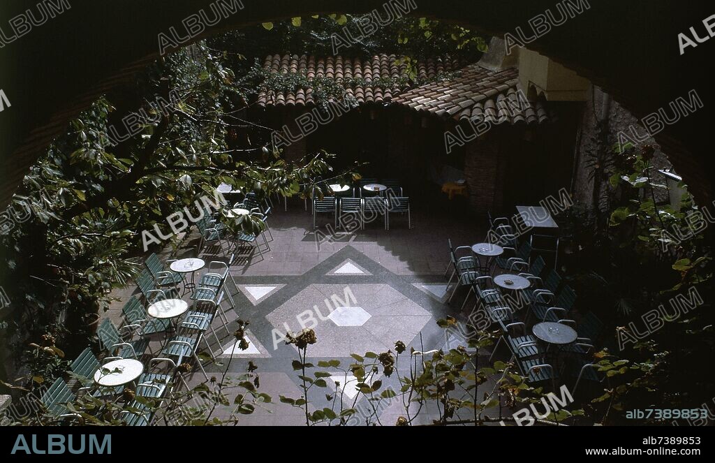 PATIO DE LA SINAGOGA JUDIA.