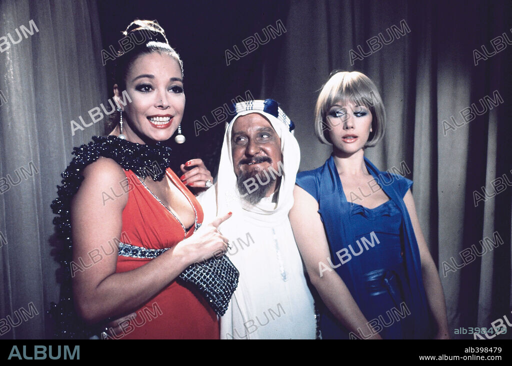FULANITA Y SUS MENGANOS, 1976, dirigida por PEDRO LAZAGA.