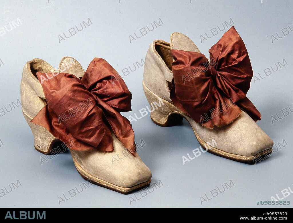 Zapatos de hombre, siglo XVII. Museu del Disseny de Barcelona.