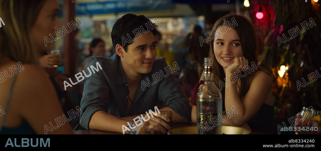 KAITLYN DEVER and MAXIME BOUTTIER in TICKET TO PARADISE, 2022, directed by OL PARKER. Copyright RED OM FILMS.