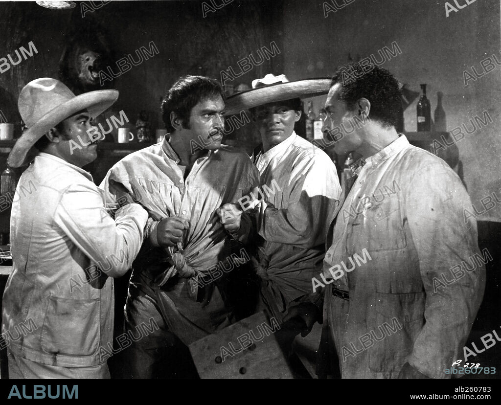 PEDRO ARMENDARIZ in THE PEARL, 1947 (LA PERLA), directed by EMILIO FERNANDEZ. Copyright RKO.
