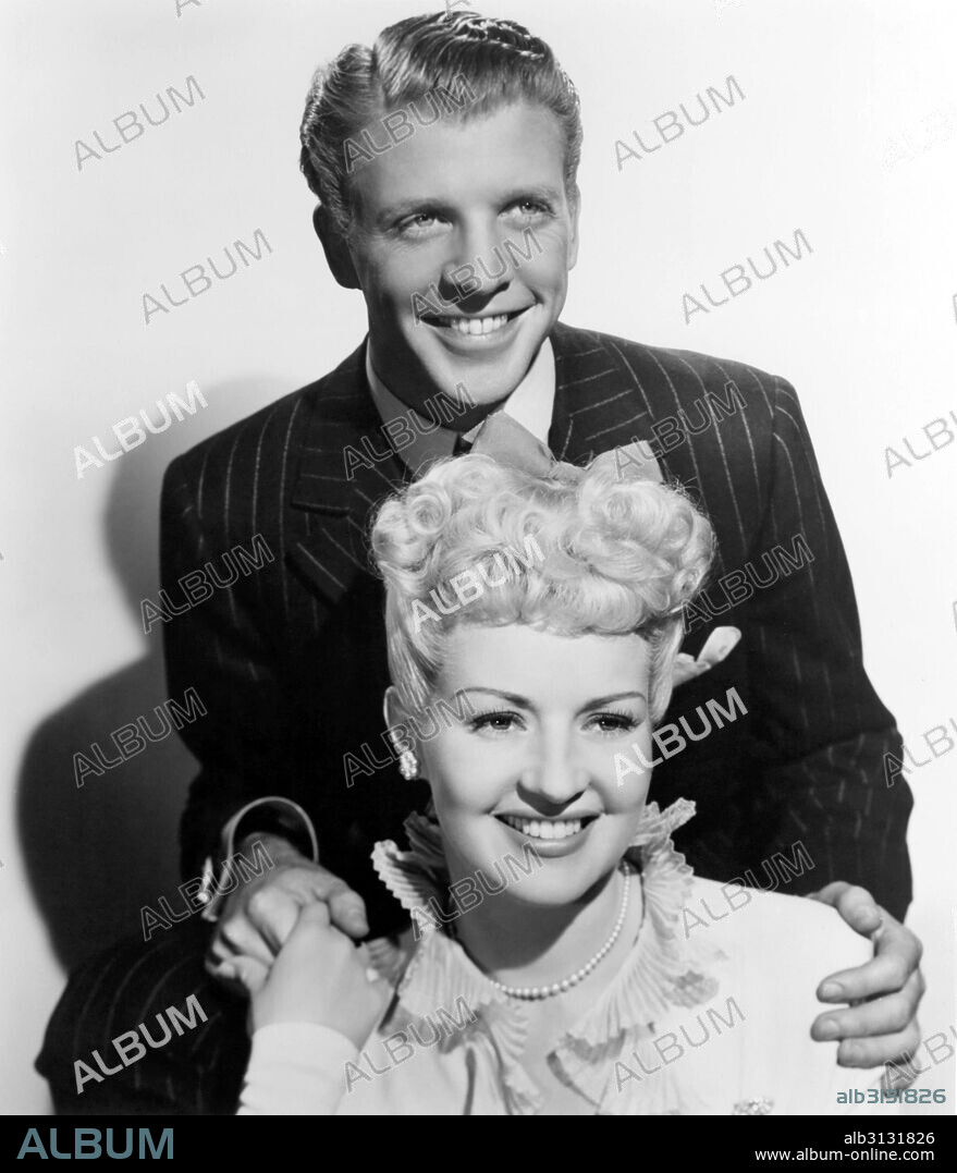BETTY GRABLE and DAN DAILEY in MOTHER WORE TIGHTS, 1947, directed by WALTER LANG. Copyright 20TH CENTURY FOX.