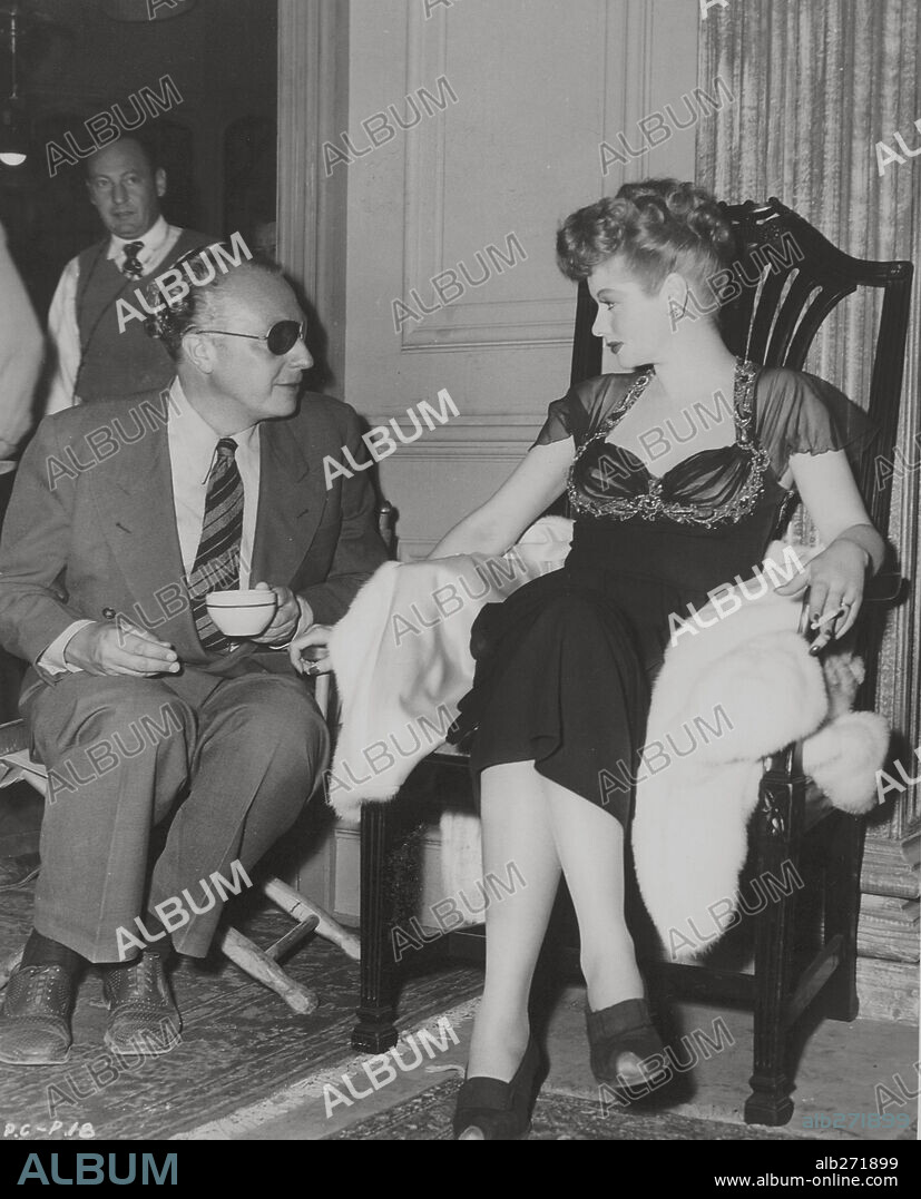 DOUGLAS SIRK and LUCILLE BALL in LURED, 1947, directed by DOUGLAS SIRK. Copyright UNITED ARTISTS.