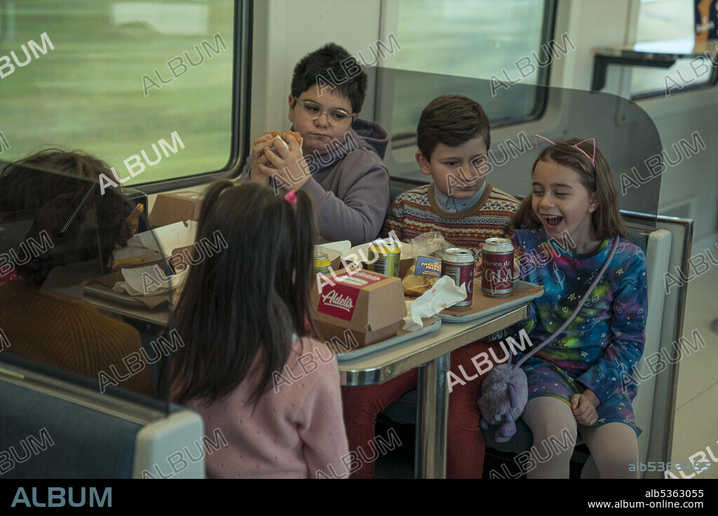 ¡A TODO TREN! DESTINO ASTURIAS, 2021, dirigida por SANTIAGO SEGURA. Copyright Atresmedia Cine/Bowfinger International Pictures.