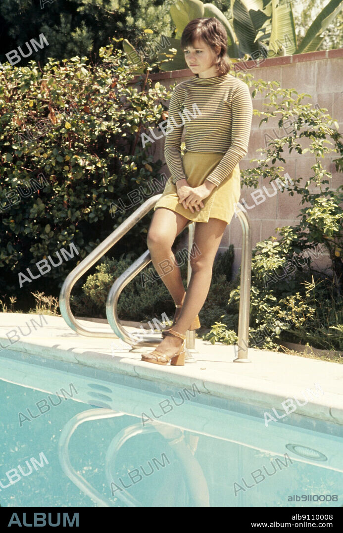 SALLY FIELD in MAYBE I'LL COME HOME IN THE SPRING, 1971, directed by JOSEPH SARGENT. Copyright Metromedia Producers Corporation (MPC).