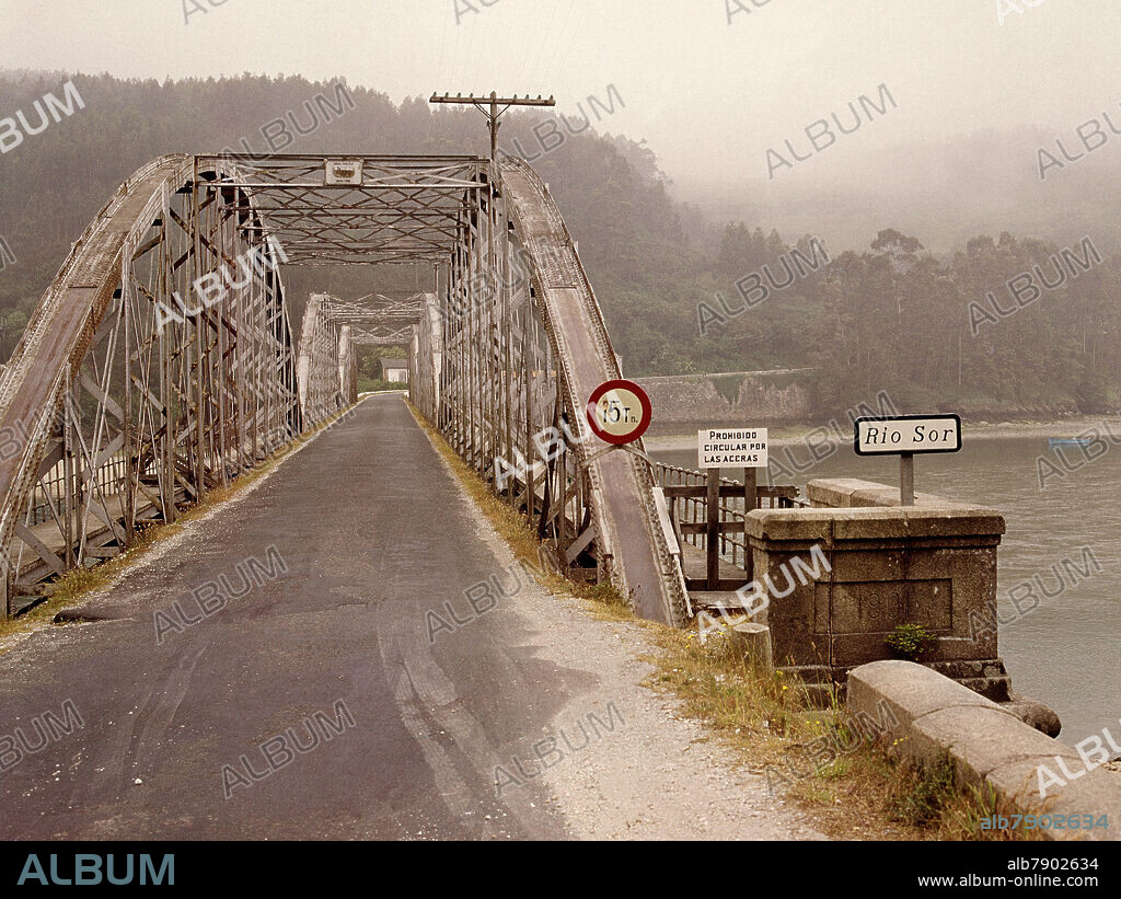 PUENTE DE BARQUEIRO SOBRE EL RIO SOR, PROYECTADO EN 1894 Y CONSTRUIDO EN 1901.