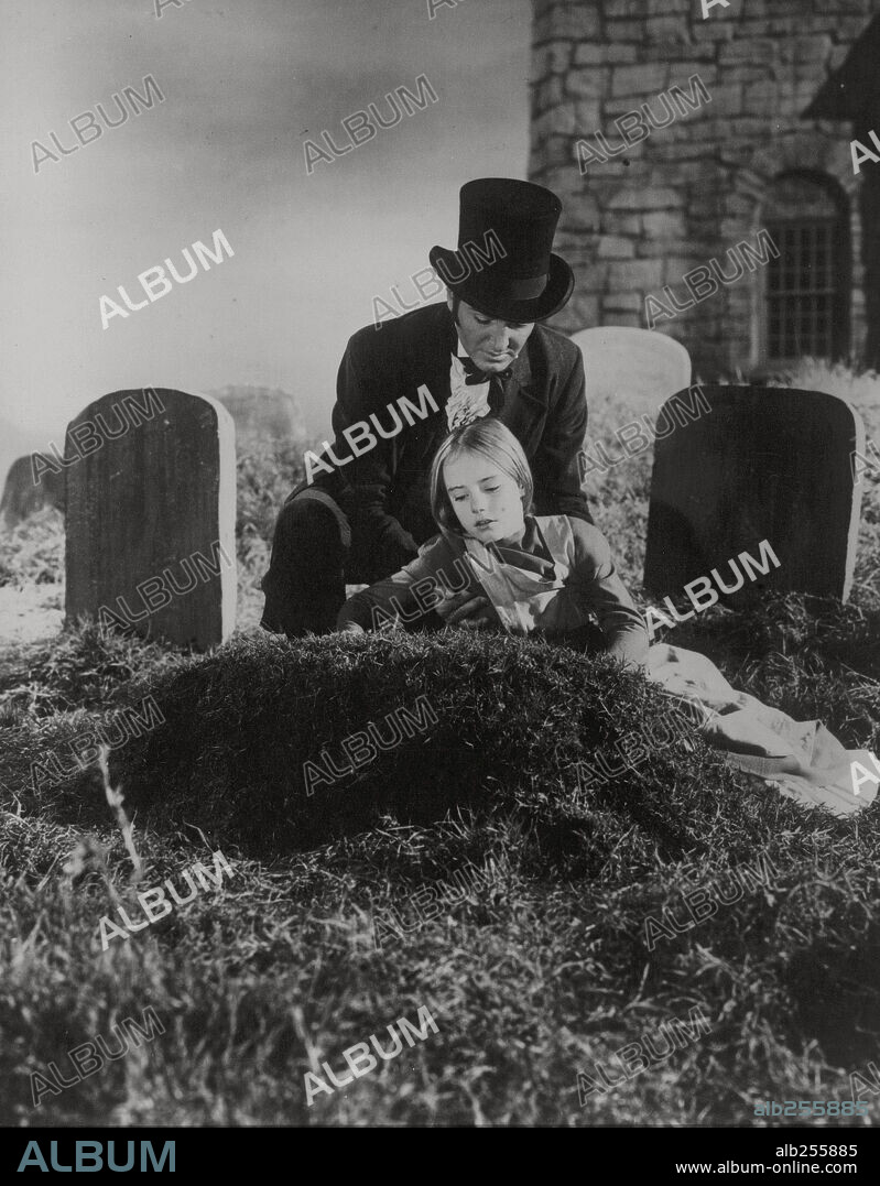 JOHN SUTTON and PEGGY ANN GARNER in JANE EYRE, 1944, directed by ROBERT STEVENSON. Copyright 20TH CENTURY FOX.