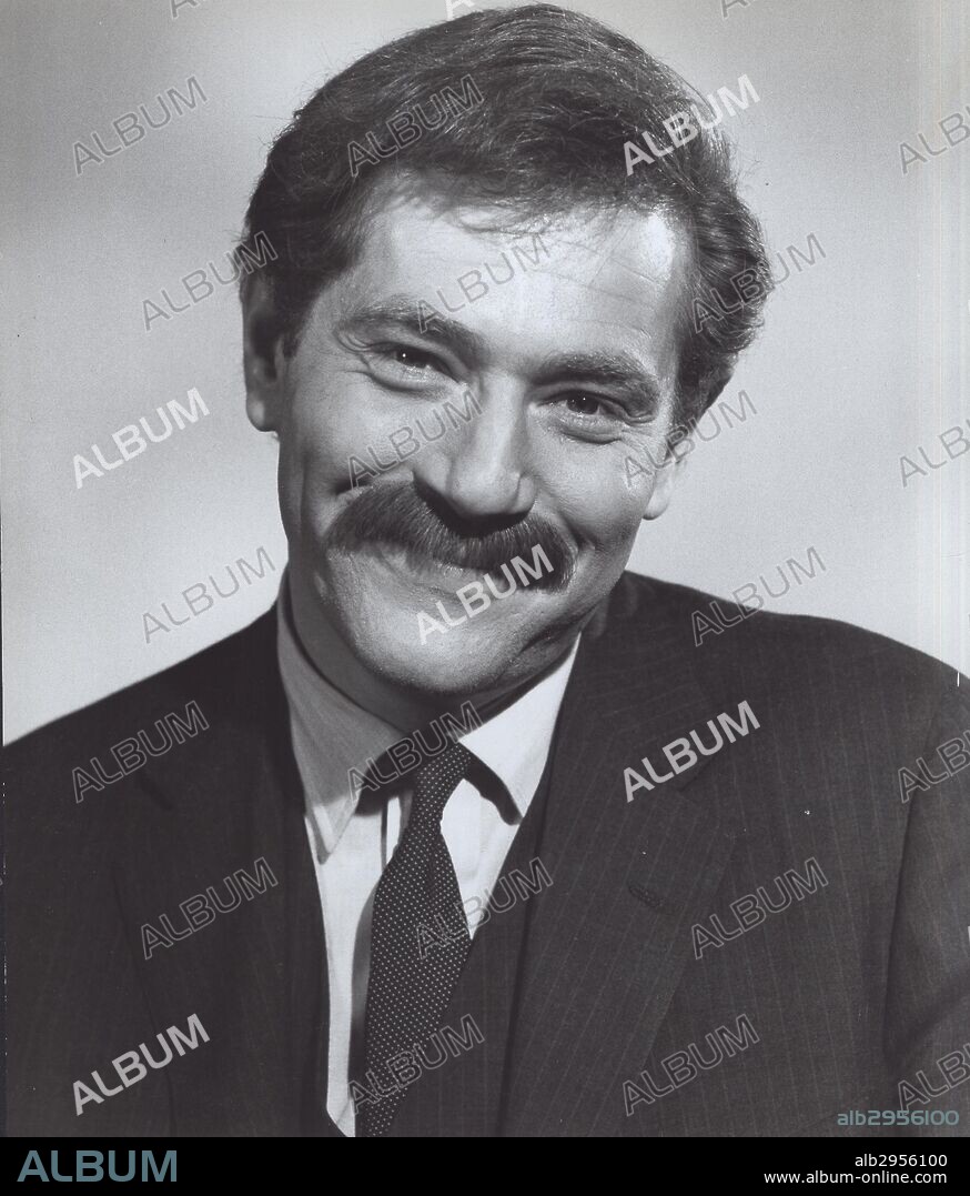 GEORGE SEGAL in BYE BYE BRAVERMAN, 1968, directed by SIDNEY LUMET. Copyright WARNER BROS/SEVEN ARTS.