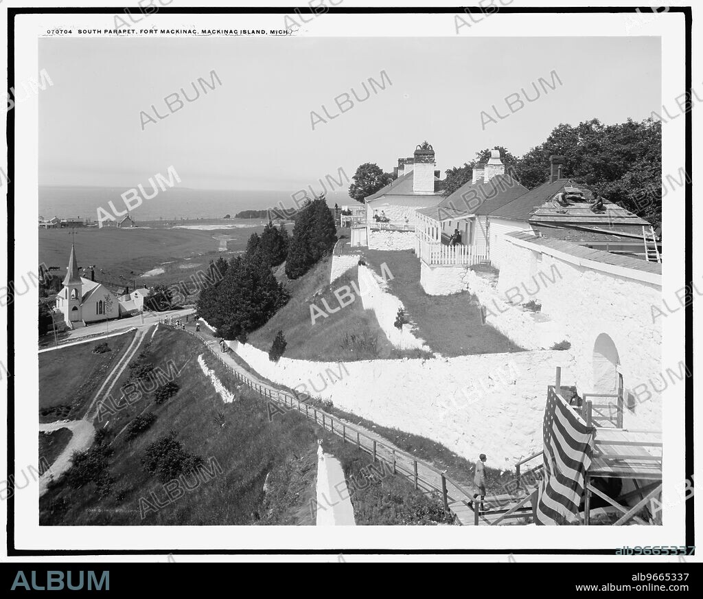 South Parapet, Fort Mackinac, Mackinac Island, Mich., c1908.