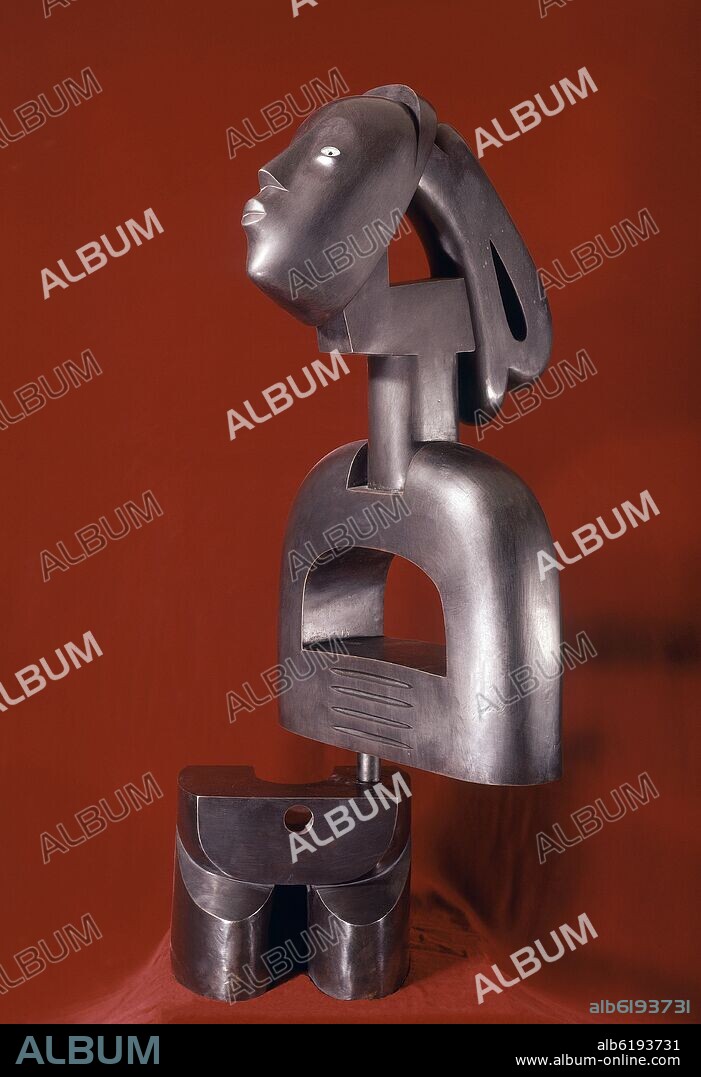 LEANDRO MBOMIO (1938-). ESCULTURA.