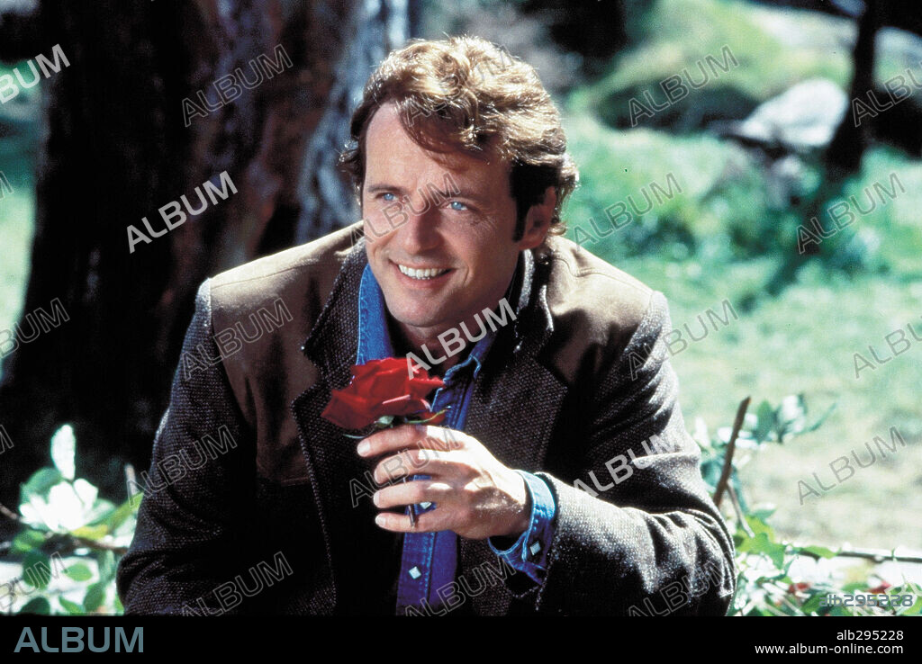 AIDAN QUINN dans PRACTICAL MAGIC, 1998, réalisé par GRIFFIN DUNNE. Copyright WARNER BROTHERS / TENNER, SUZANNE.