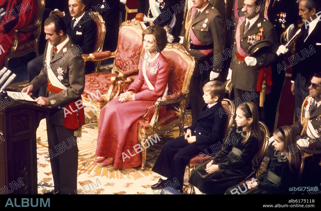 LECTURA DEL DISCURSO PRONUNCIADO POR JUAN CARLOS I EN LAS CORTES EL DIA DE SU CORONACION EL 22 DE NOVIEMBRE DE 1975.