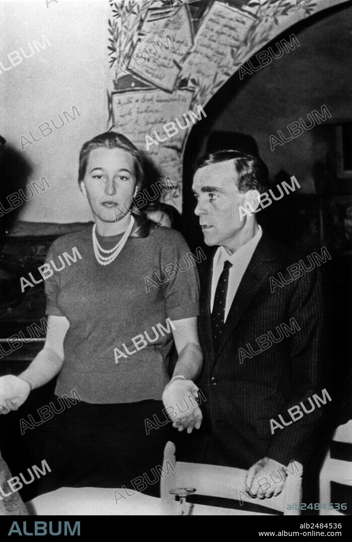 Peter Howard Vanderbilt (homosexual) and Olghina di Robilant november 28, 1958.